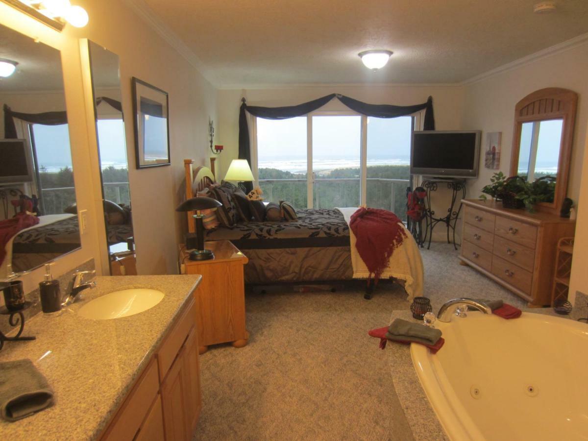 Amazing Seaview Spacious Condo With An Amazing View!!! Екстер'єр фото
