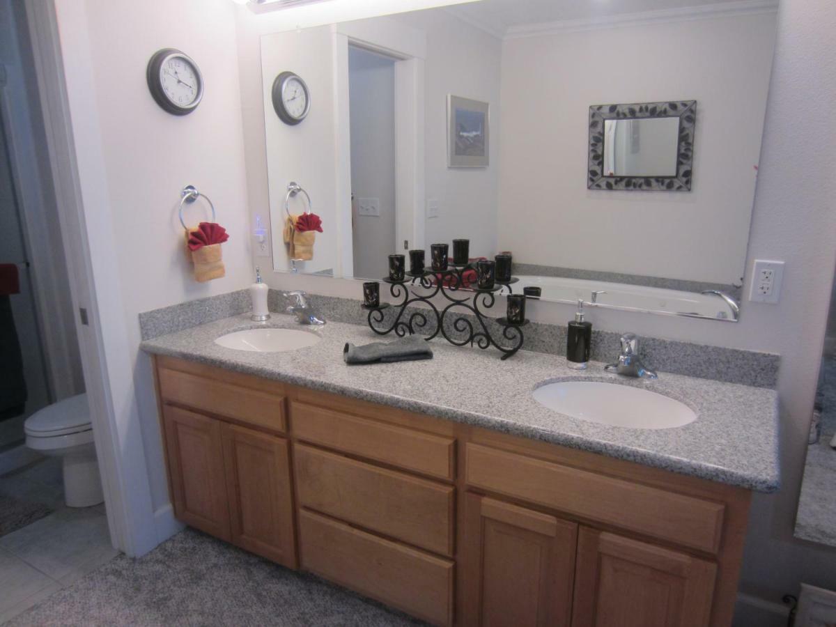 Amazing Seaview Spacious Condo With An Amazing View!!! Екстер'єр фото